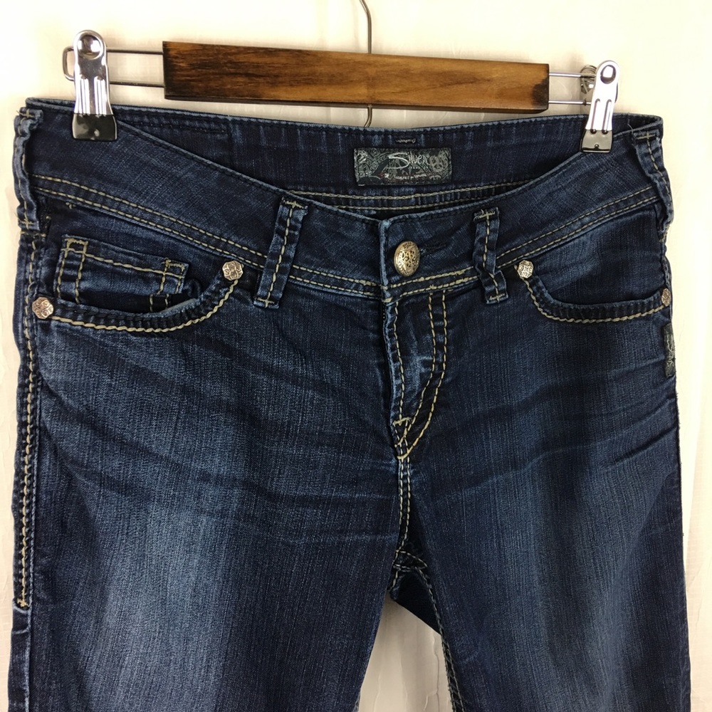 Silvers Suki Capri Dark Wash EUC Size 28